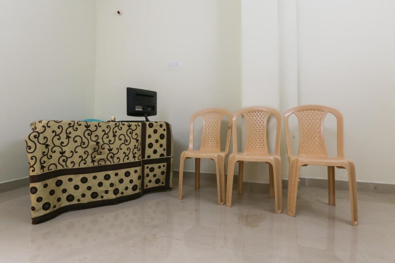 SPOT ON 63050 Kag Rooms Gūduvāncheri Exterior foto